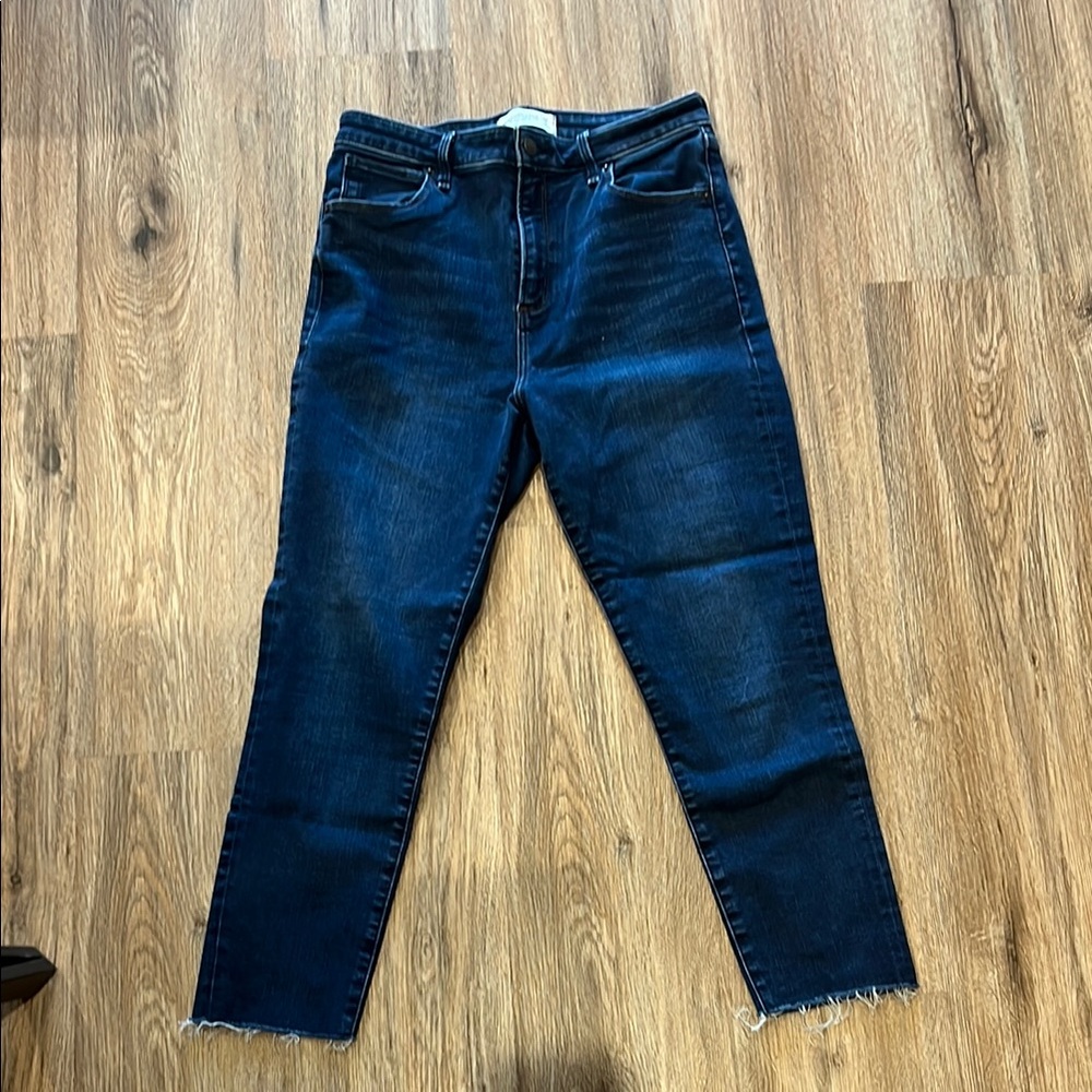 Abercrombie & Fitch Curve Love Super Skinny High Rise 8s